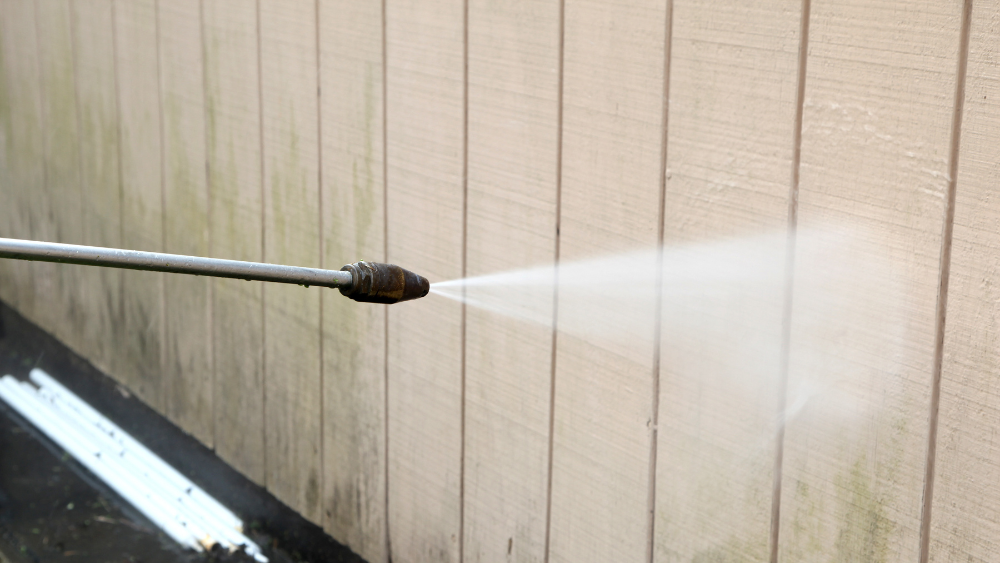 Image Nettoyeur Haute Pression : quelle pression pour sa façade ?